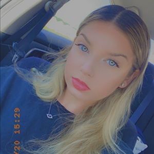 Meet your Posher, Carissa